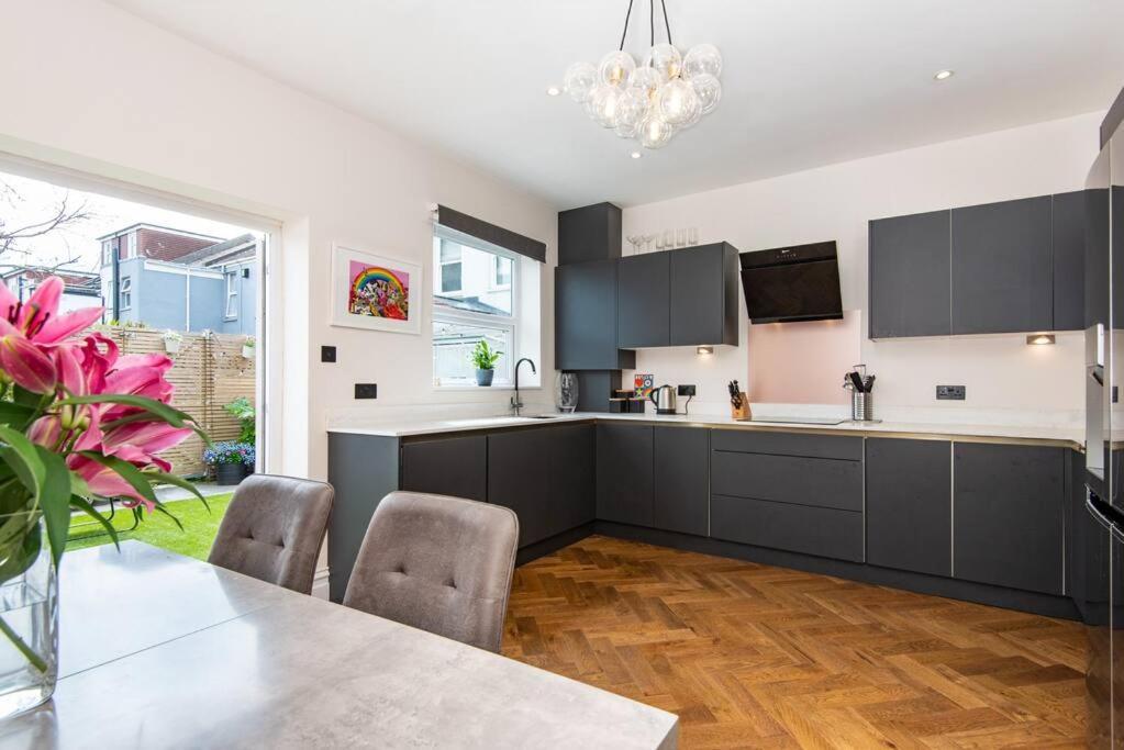 Vila Newly Renovated Victorian House With Free Parking Hove Exteriér fotografie